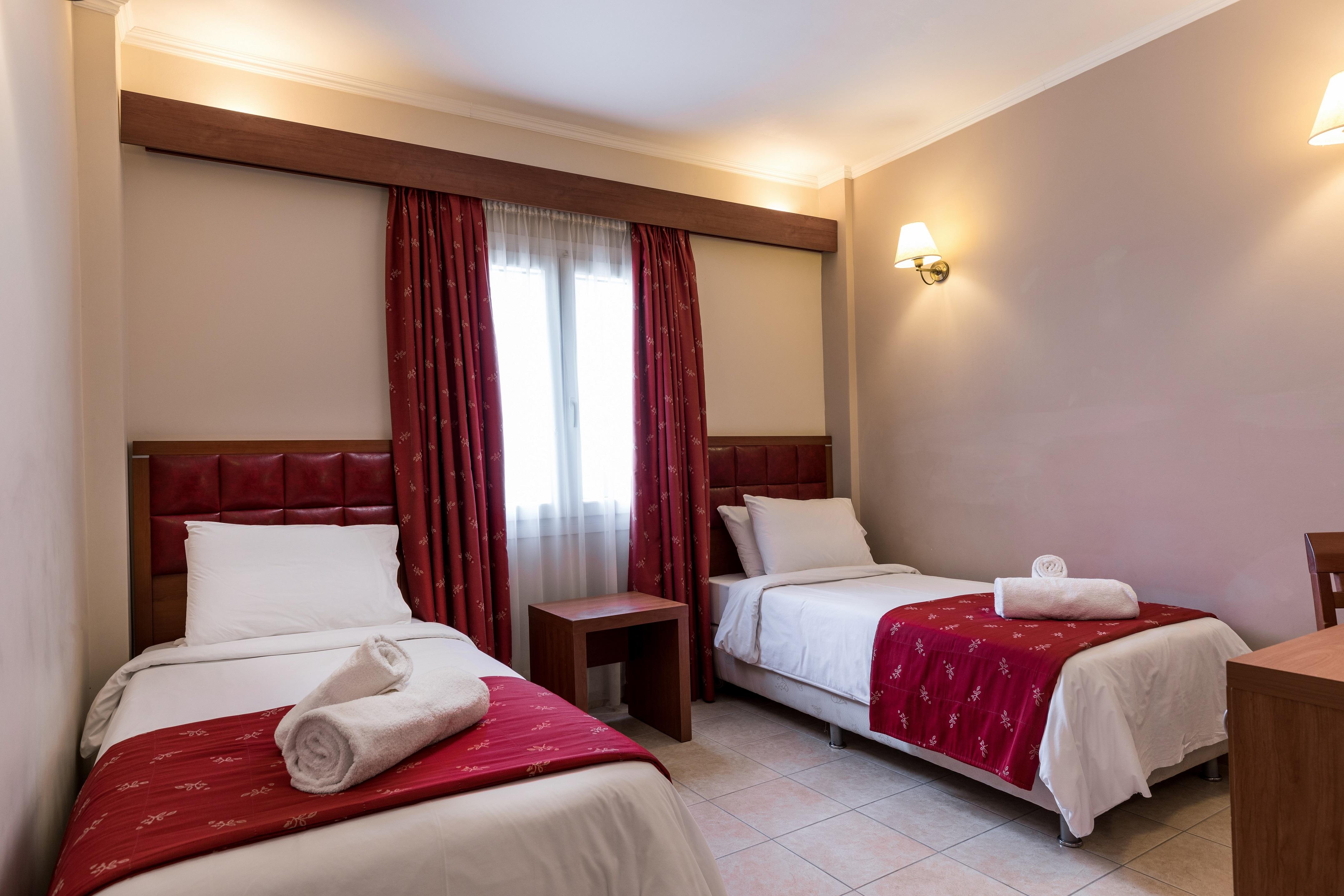 Ariti Grand Hotel Канони Екстериор снимка