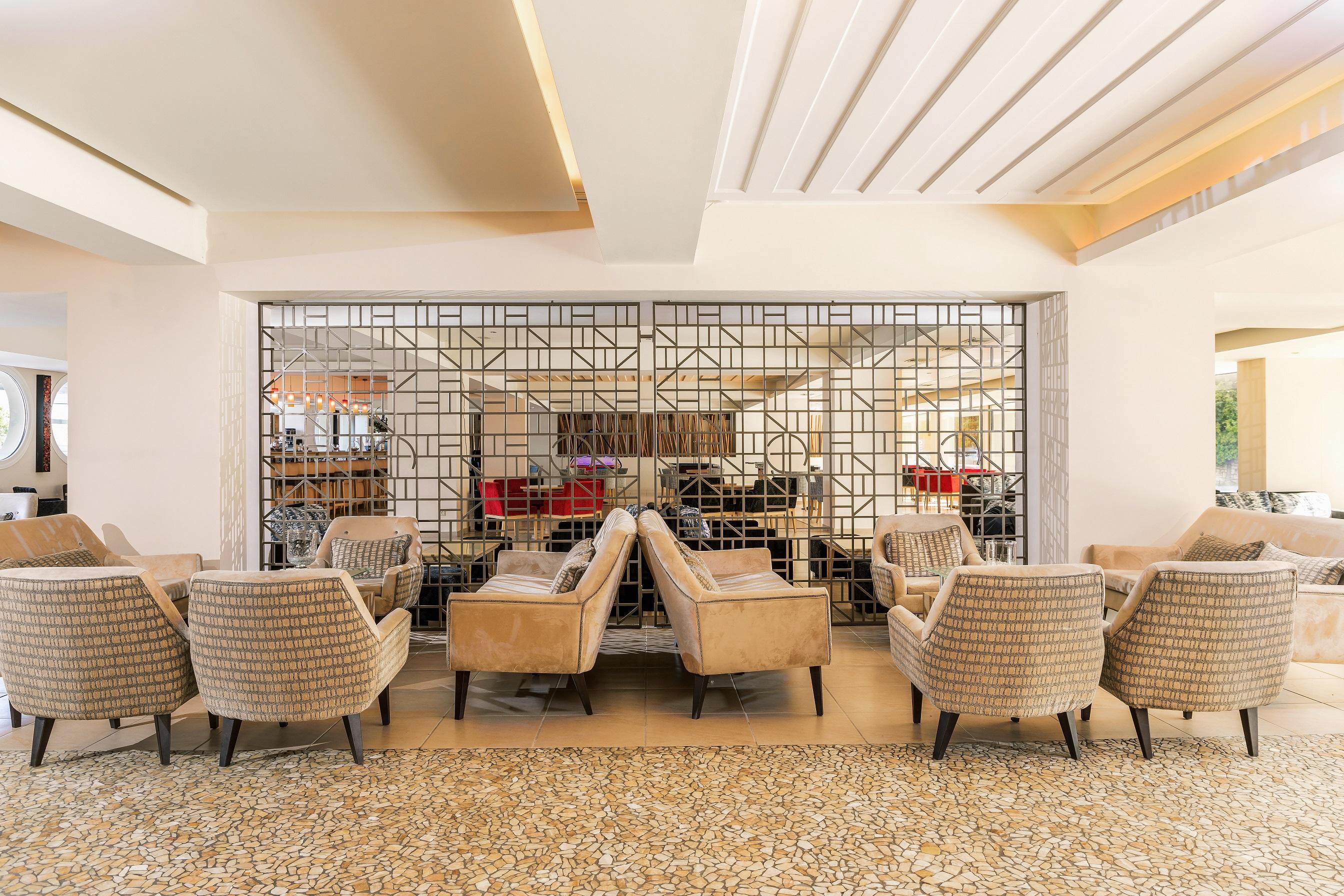Ariti Grand Hotel Канони Екстериор снимка