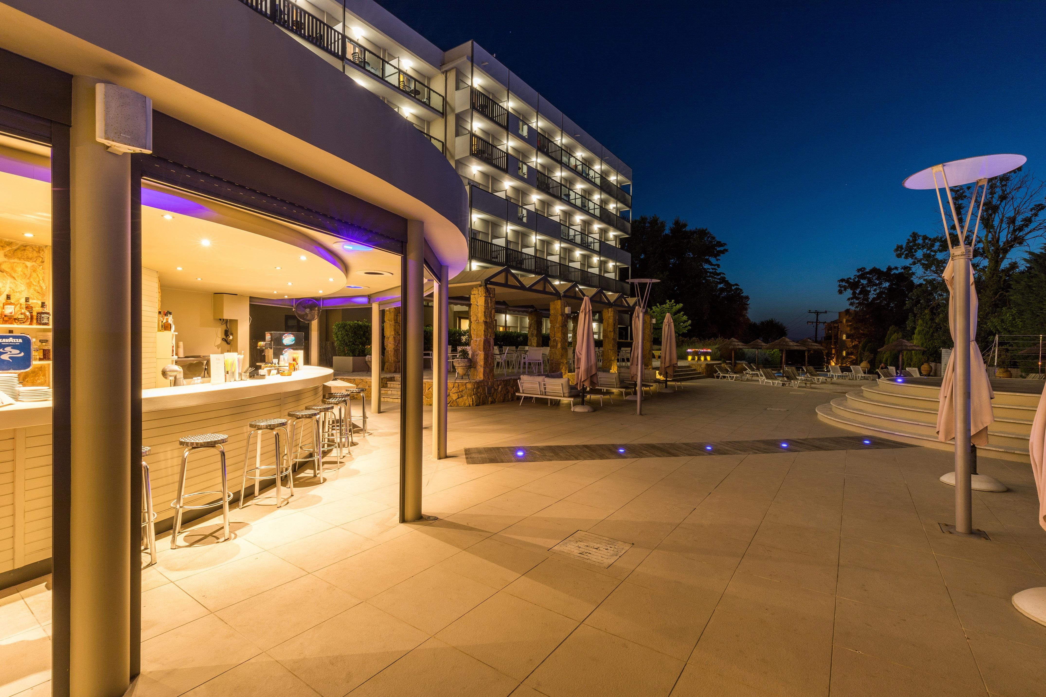 Ariti Grand Hotel Канони Екстериор снимка