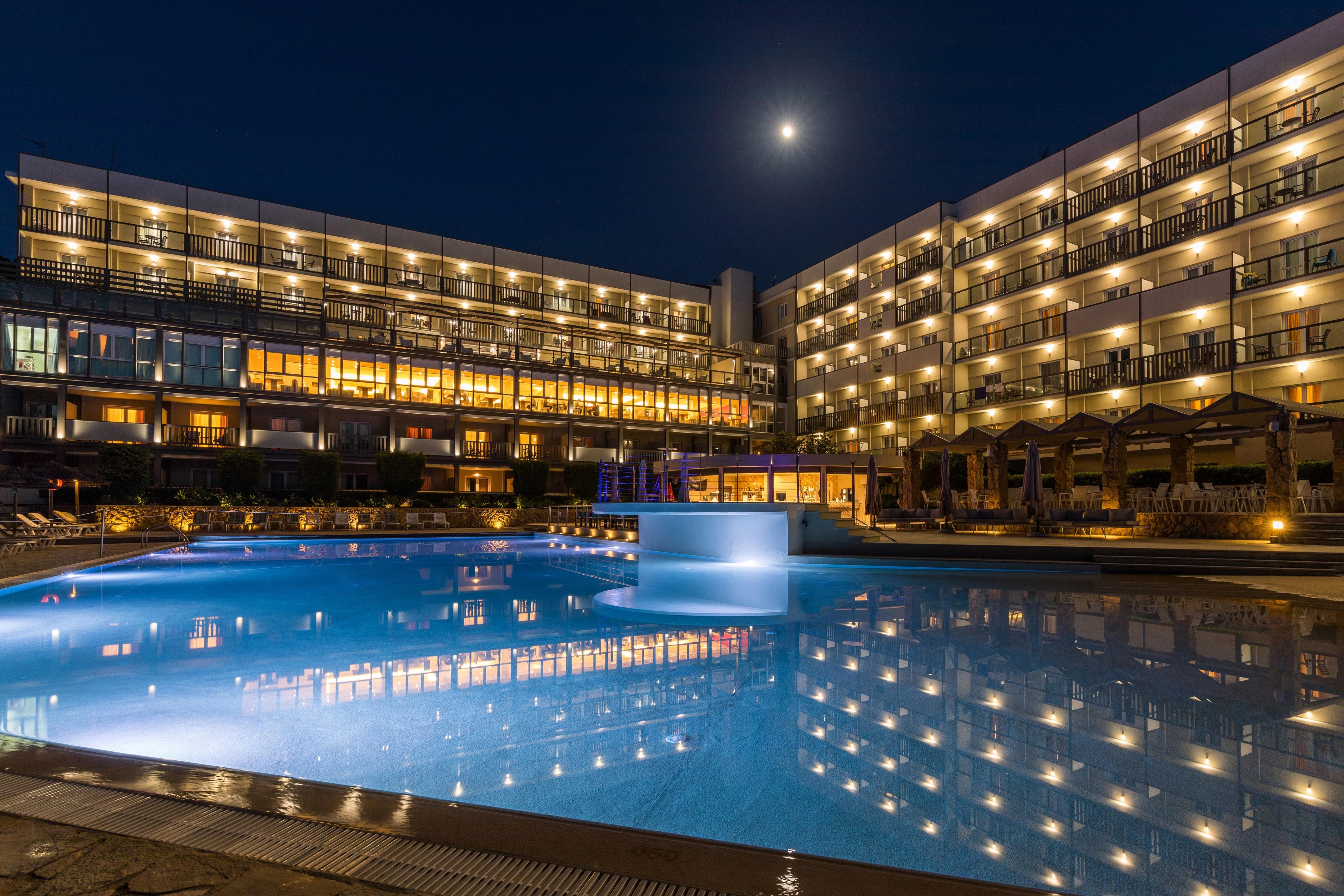 Ariti Grand Hotel Канони Екстериор снимка