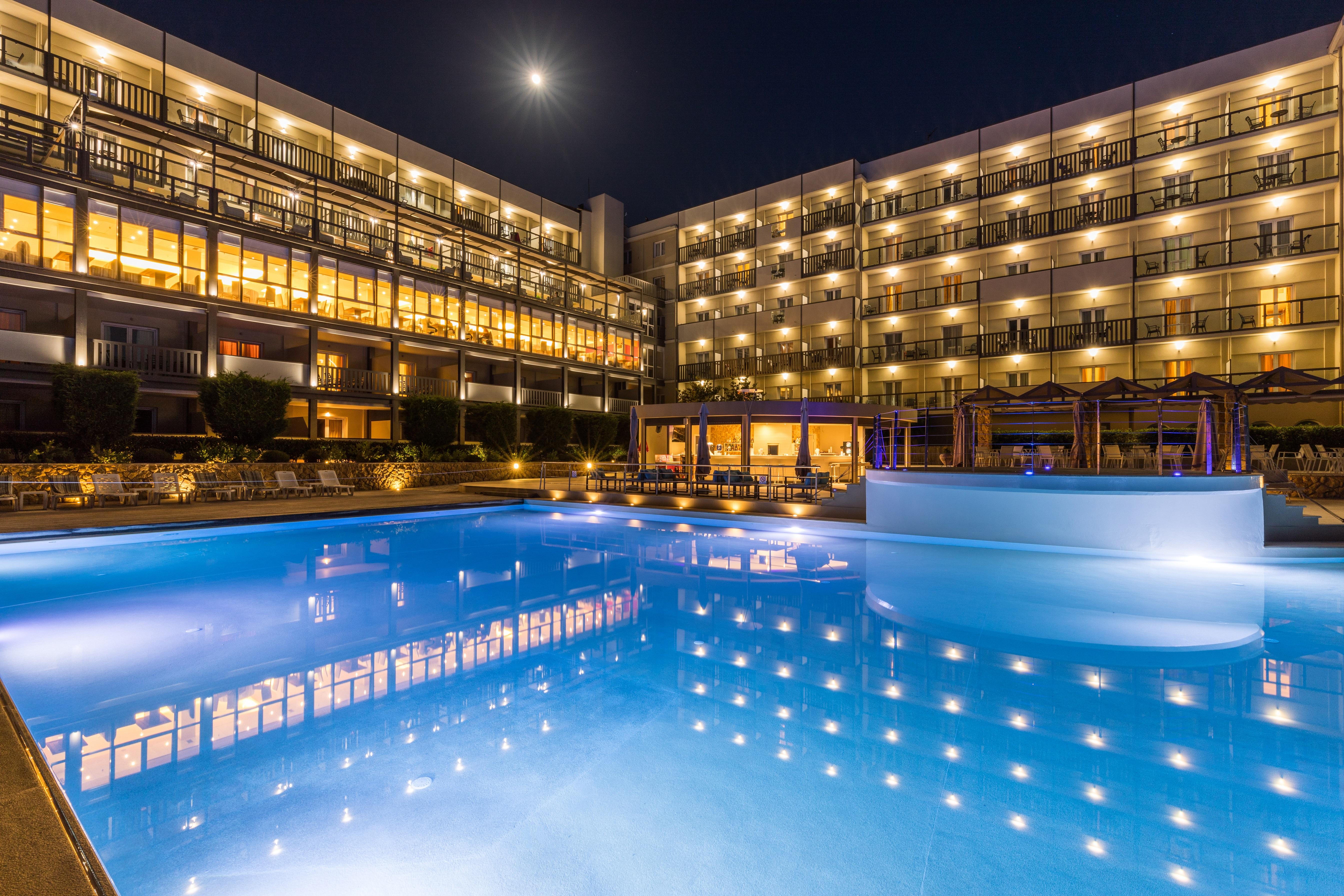 Ariti Grand Hotel Канони Екстериор снимка