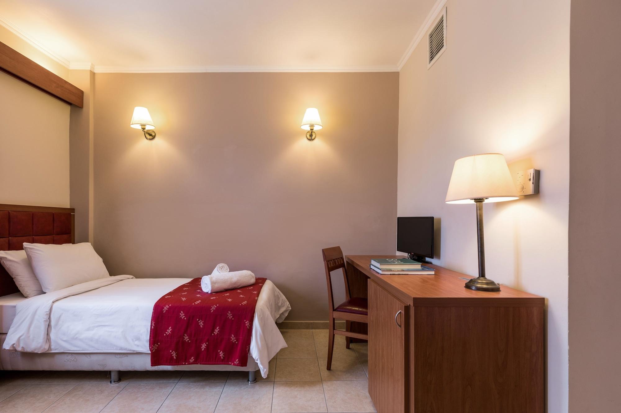 Ariti Grand Hotel Канони Екстериор снимка