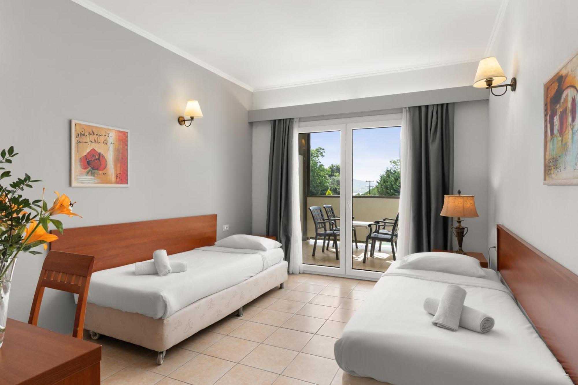 Ariti Grand Hotel Канони Екстериор снимка