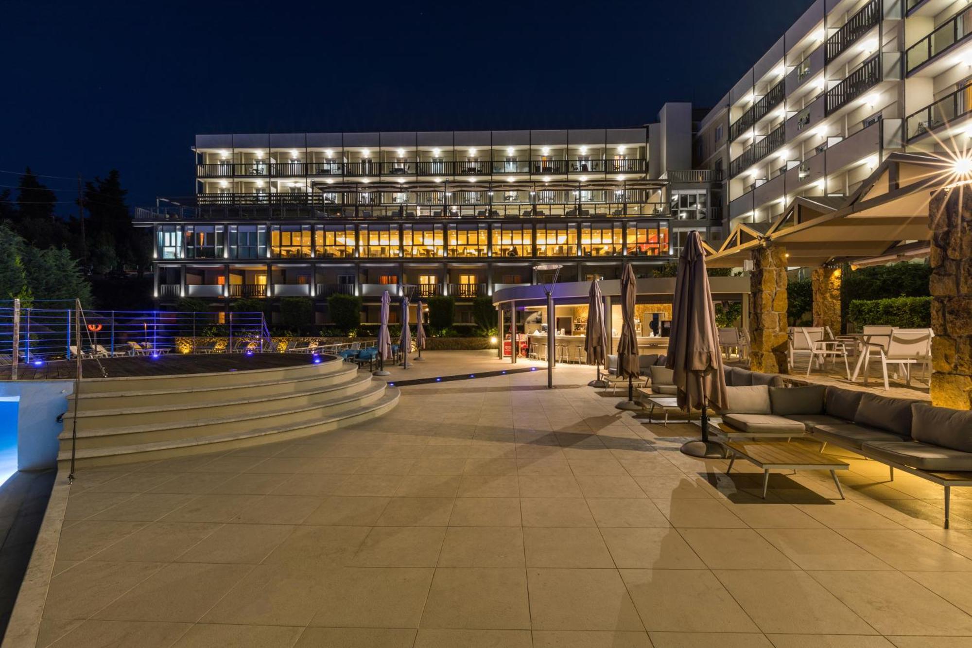 Ariti Grand Hotel Канони Екстериор снимка