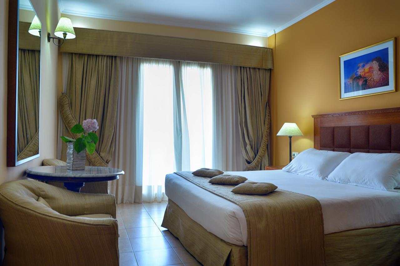 Ariti Grand Hotel Канони Екстериор снимка